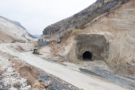 道路 水坝 水 建筑 隧道 池塘 山 桥梁