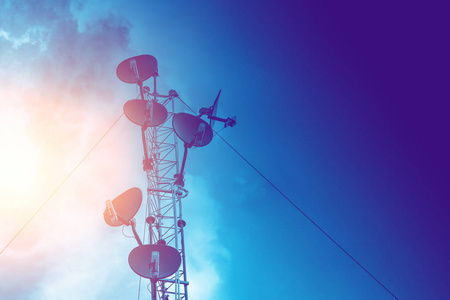通信塔，高功率 wifi 天线发布热点长范围数字数据传输