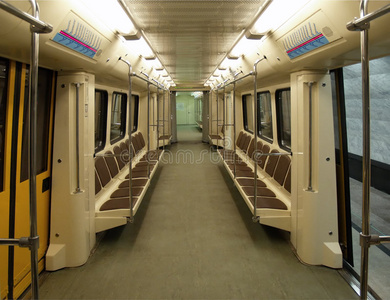 现代地铁车厢内部