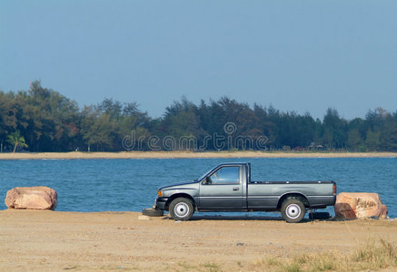 海滨的小货车