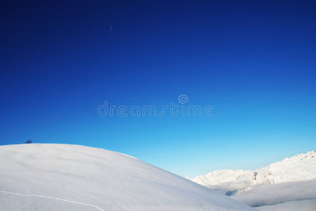 蓝天雪