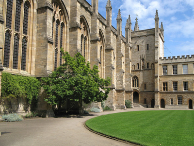 牛津大学中世纪学院