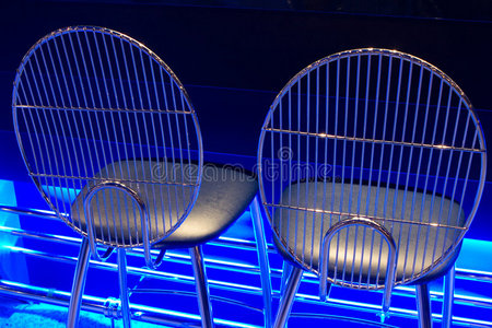 蓝色霓虹灯座椅