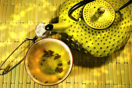 绿色亚洲杯茶壶
