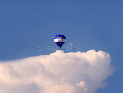 云上的气球