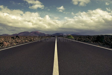 通往火山的道路