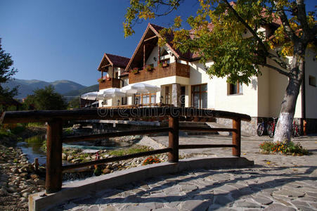 罗马尼亚山区的旅游房屋图片