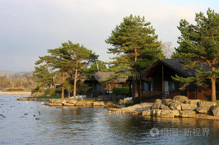 湖边小屋