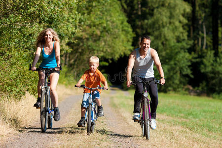 家庭骑自行车运动