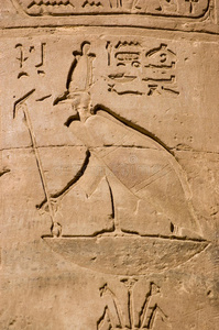 古埃及女神涅克贝秃鹫