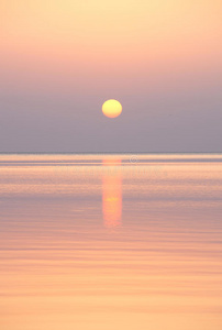 海上日出