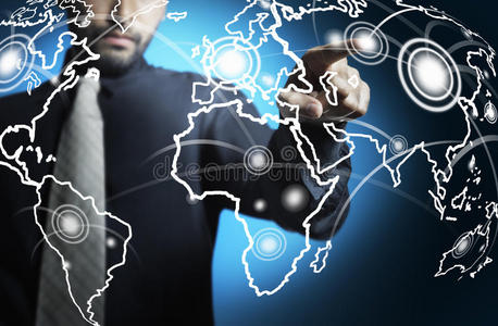 商人触摸世界地图数字屏幕