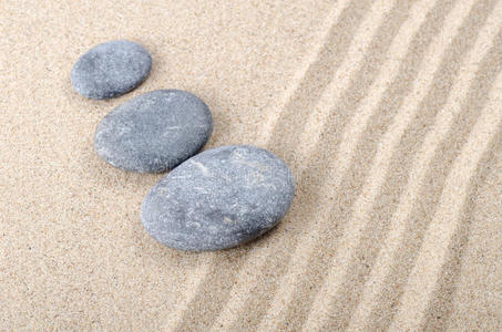 沙子上的石头