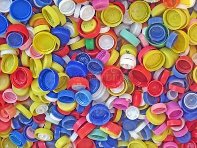 回收一批彩色塑料瓶盖