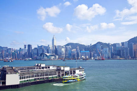 香港沿海岸的天际线
