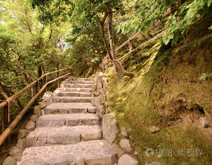 合同问题/举报修复的武士官邸农舍门口泰式热带园林小径楼梯石头楼梯