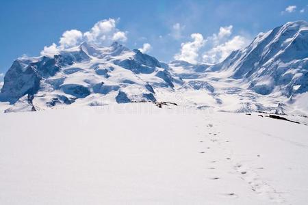 雪山山脉