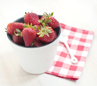 白桶草莓图片