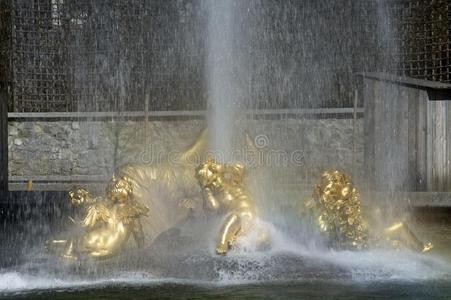 林德霍夫宫，喷泉