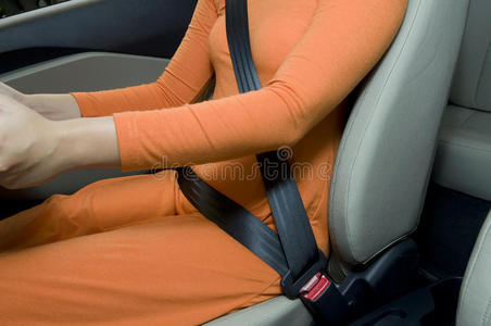 开车 座位 运输 女士 汽车 女孩 安全带 白种人 手指