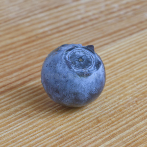 桌子上的蓝莓