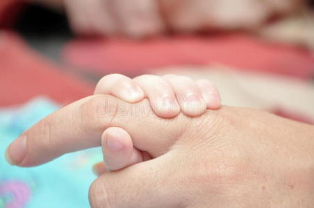 皮肤 照顾 指甲 宝贝 拇指 小孩 温柔 身体 母亲 手指