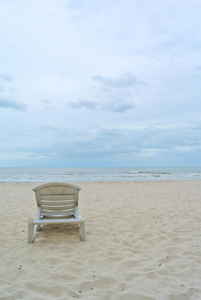 沙滩上的椅子
