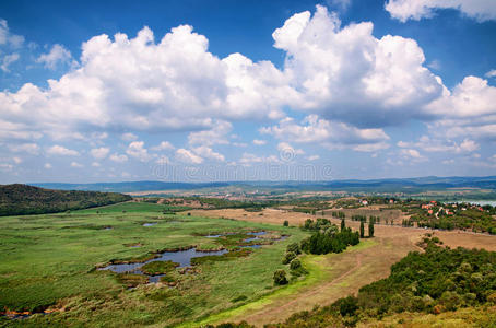 匈牙利巴拉顿湖提哈尼的风景图片