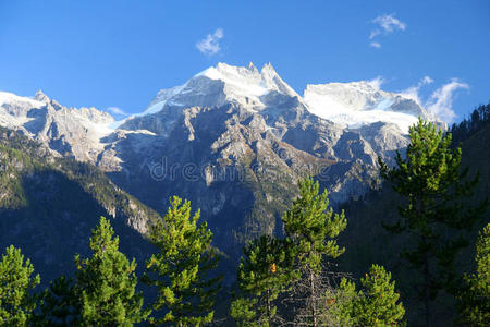 西藏高山景观