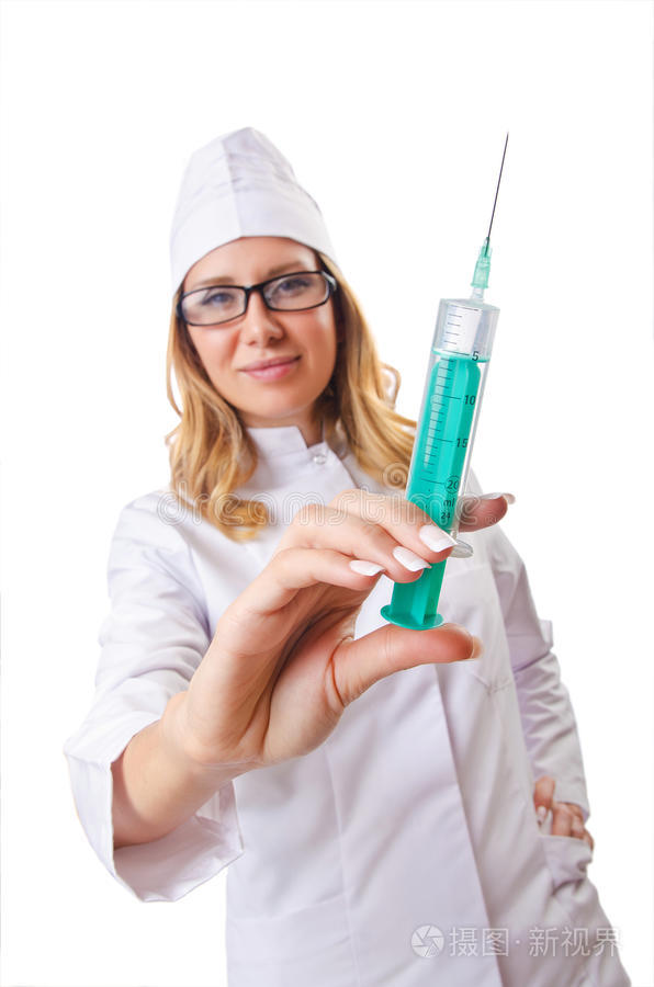 带注射器的女医生