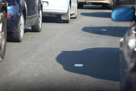 城市道路交通堵塞中的车辆