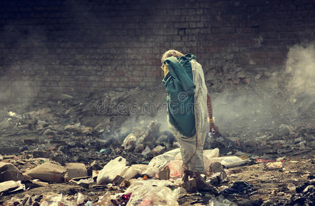 污染与贫困