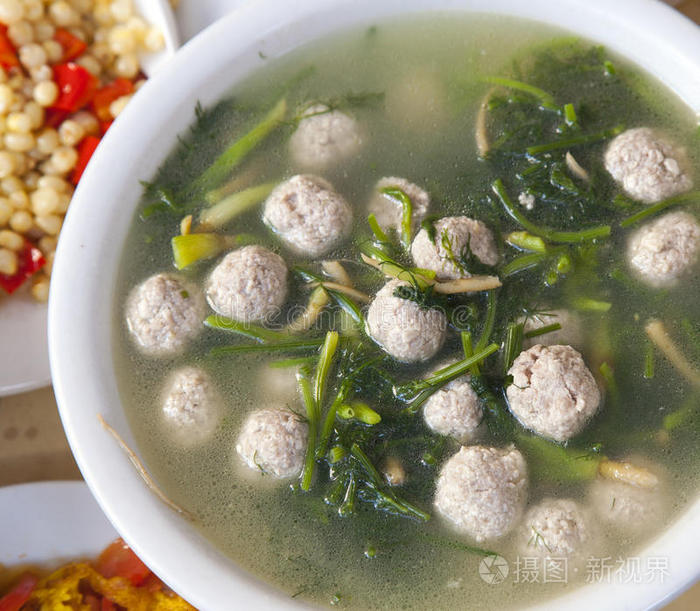 菠菜肉丸汤