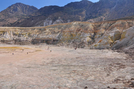 尼塞罗斯火山，圣斯蒂芬火山口