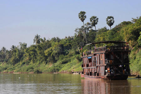 湄公河上的木船