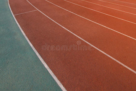 北京某体育馆的塑胶跑道图片