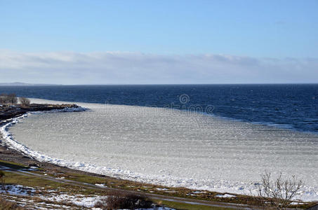 海湾浮冰