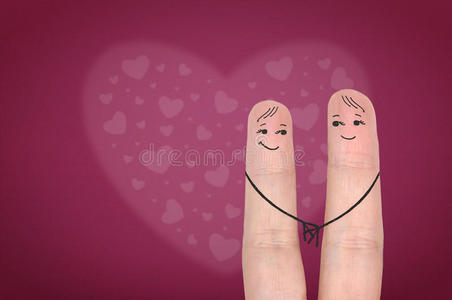 爱情中的幸福手指。