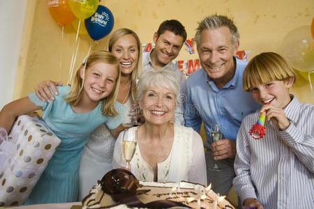 家庭庆祝退休聚会