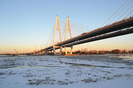 横跨涅瓦河的奥布霍夫斯基大桥