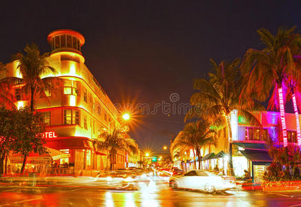 佛罗里达迈阿密海滩，多彩的夏夜景色