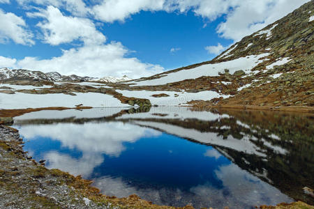 阿尔卑斯山湖