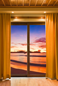 酒店客房和海滩景观图片