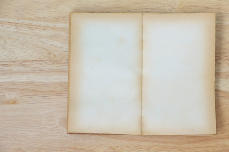 股票照片本打开的书空白的老木背景