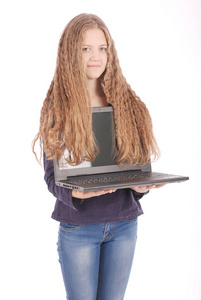 微笑与笔记本电脑学生少女图片