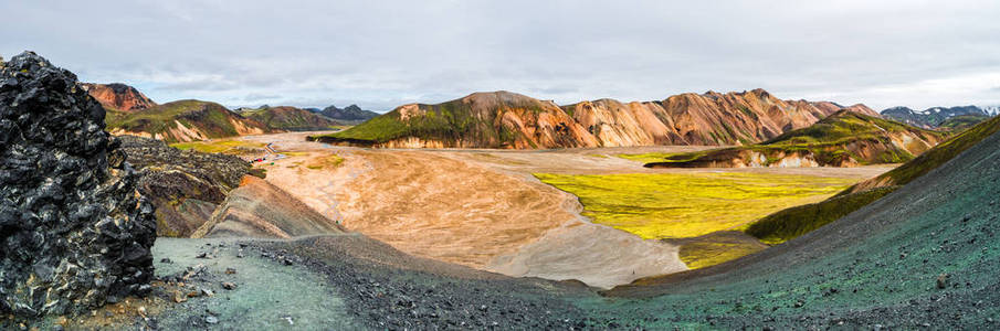 美丽多彩的火山山脉 Landmannalaugar 在冰岛