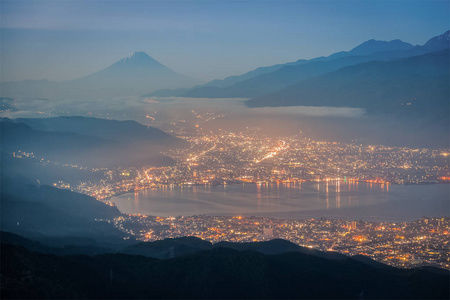 清晨富士山与诹湖