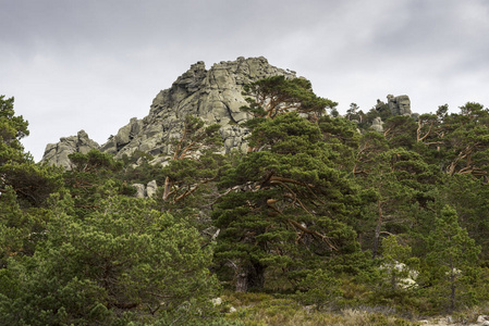 Majalasna 峰。它是娃娃 Picos 七座山峰 山脉的一部分