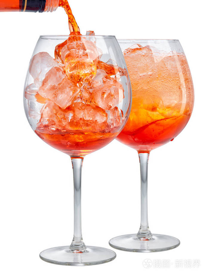aperol spritz 鸡尾酒两杯