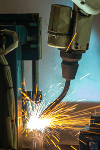 焊接机器人在汽车工业